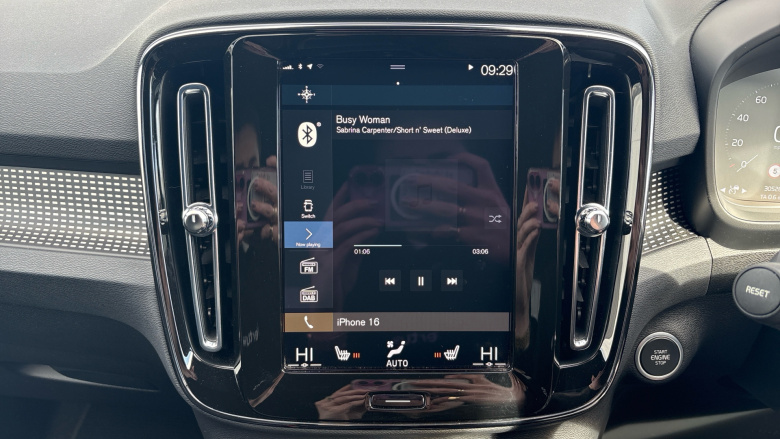 Volvo Xc40 2.0 B4P R DESIGN Pro 5dr Auto [7 speed] Petrol Estate